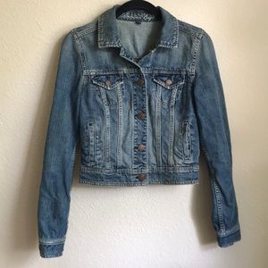 AMERICAN EAGLE Woman’s Denim Jacket Size Small